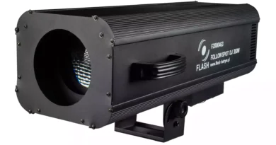 Oświetlenie sceniczne – nowoczesne technologie i przykład flashPRO